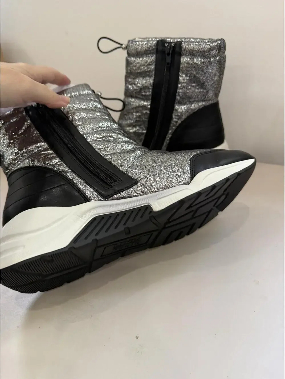 Paolo GILLIE-L Silver and Black Winter Boots Size 10 M